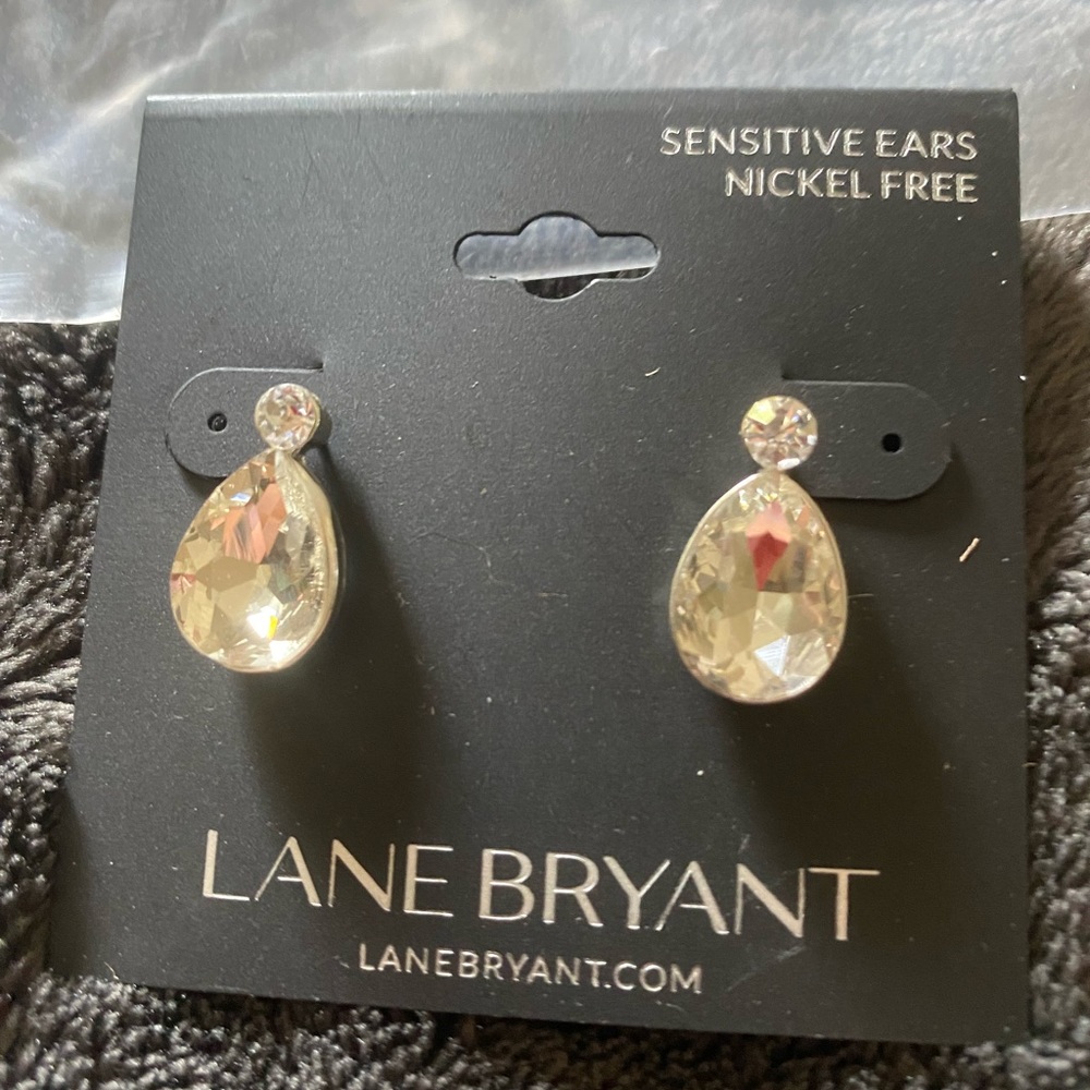 Cute teardrop bling earrings